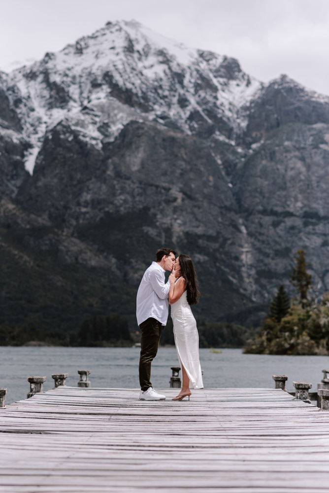 Sesión de fotos de pareja en el hotel Llao Llao, Bariloche