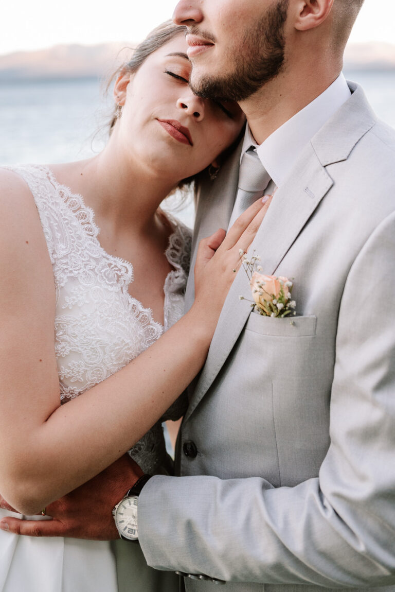 Boda en Bariloche, recién casados