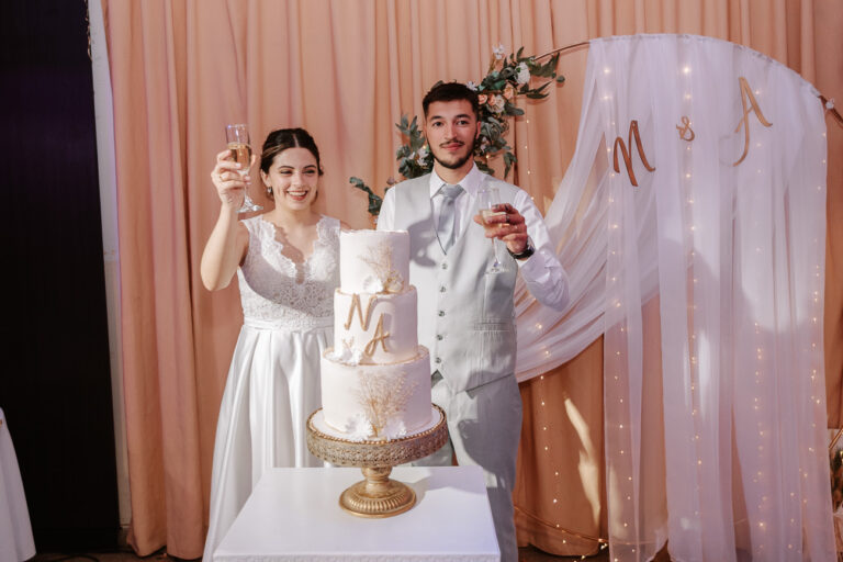 Boda en Bariloche, brindis